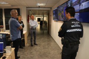 Jesús Carbonell sigue las pruebas del sistema de seguridad de grandes eventos